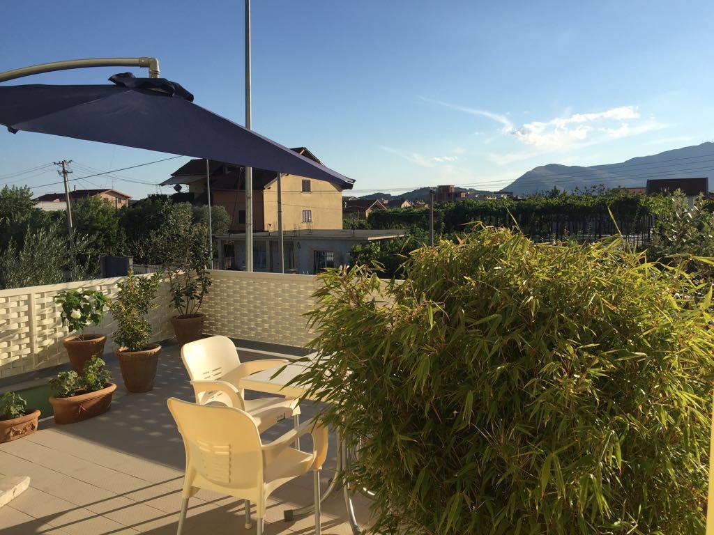Amberyellowbnb Shkodër Buitenkant foto